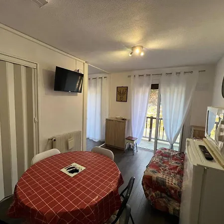 Apartment Studio Cabine Avec Balcon Near Ski Lifts, Forest View, Sleeps 4, Elevator - Fr-1-593-92